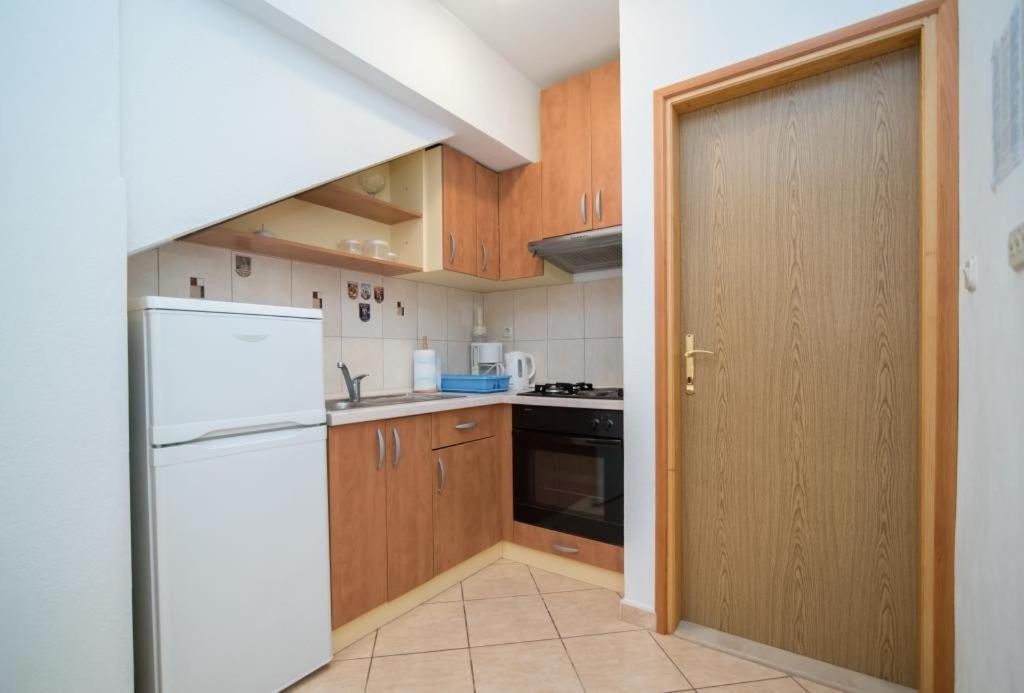 Apartments Longo ซูเปตาร์ ภายนอก รูปภาพ