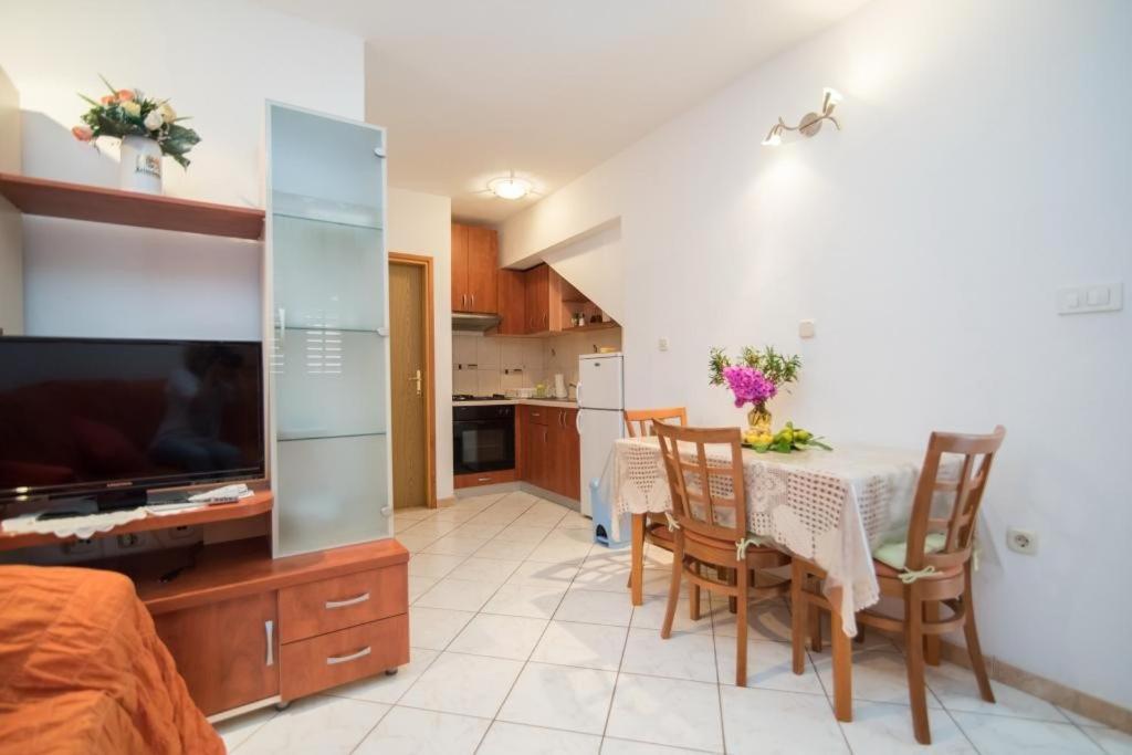 Apartments Longo ซูเปตาร์ ภายนอก รูปภาพ